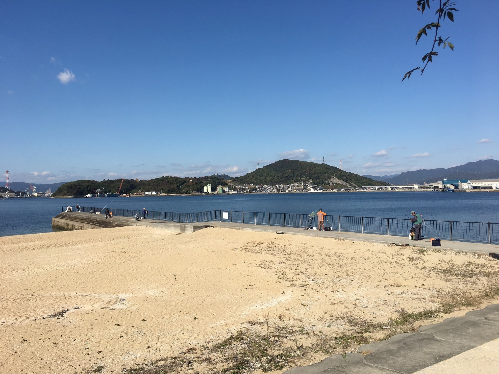 ベイサイドビーチ坂 広島県安芸郡 のブリ ヤズ釣り場紹介 海燕 カイエンの釣り旅